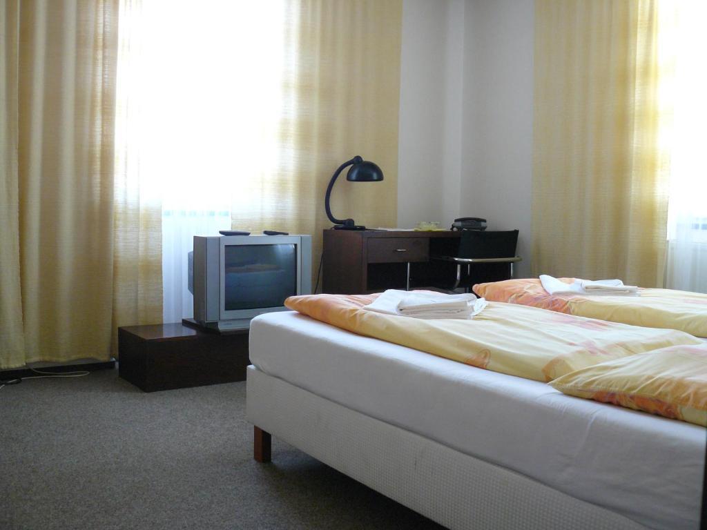 Hotel Bila Ruze Brno Room photo